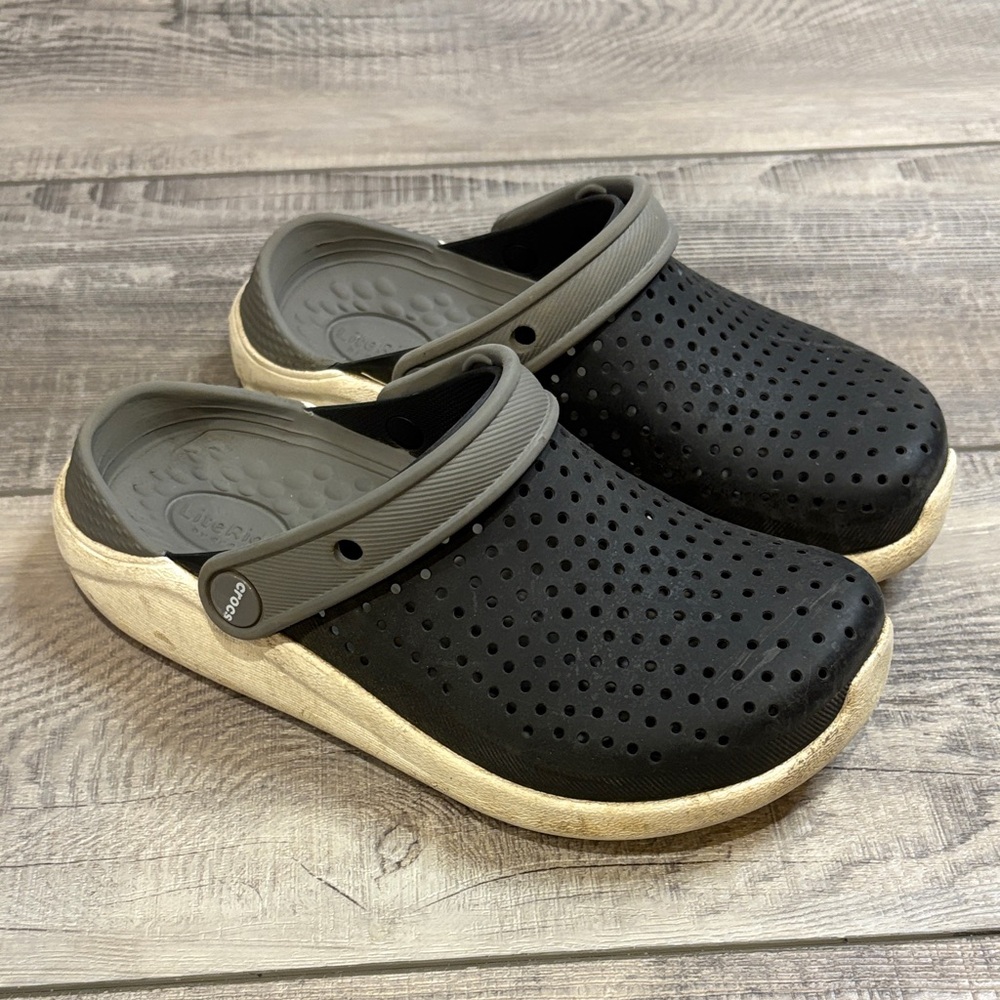 CROCS Lite Ride Black Gray Comfort Crocs Youth Size 3 GUC